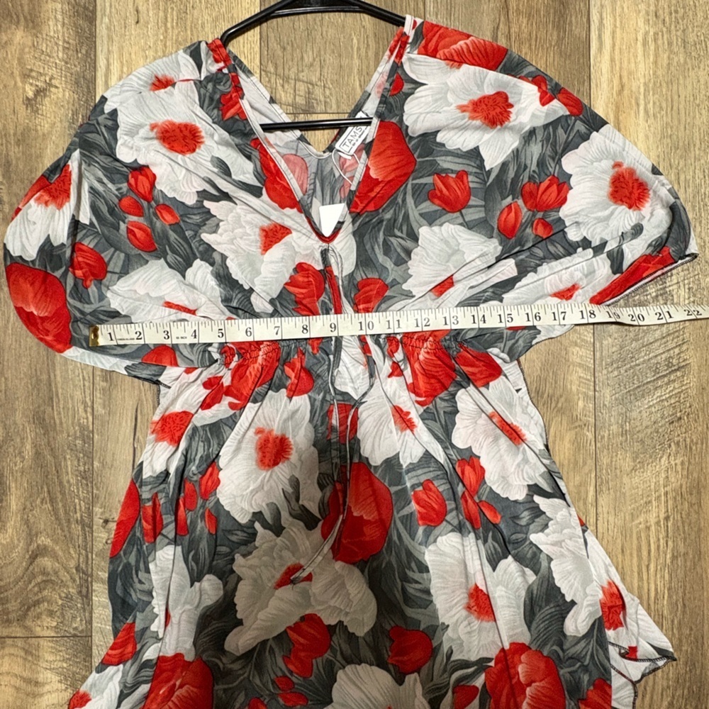 Tamsy Floral V-Neck Top in Red & Gray - Picture 4 of 5